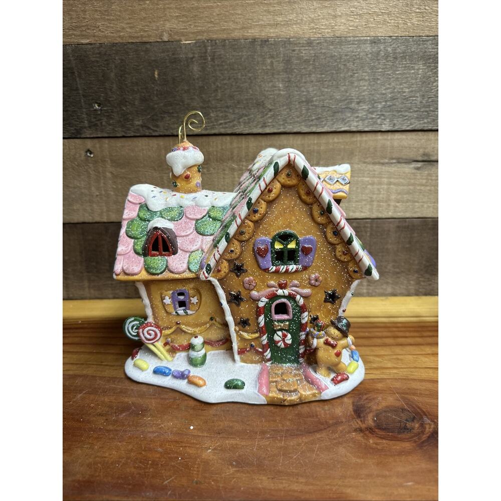Christmas Holiday Time 2004 Village Collectibles GingerBread House In Box